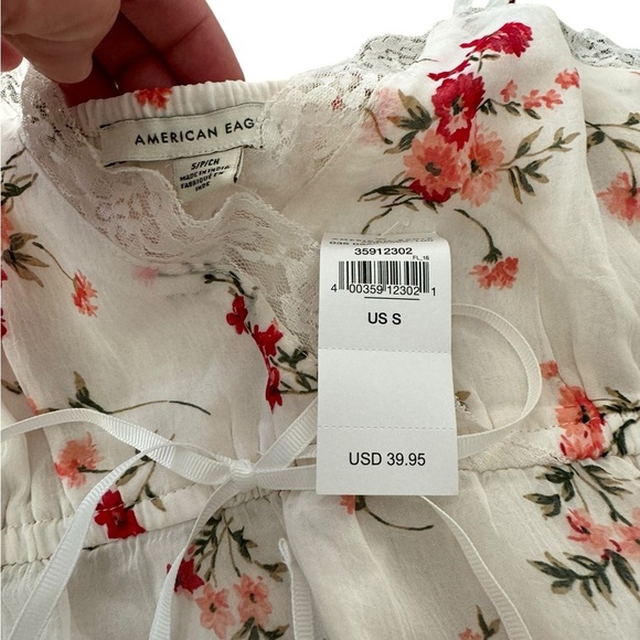 American Eagle Crop Top White Floral Tank Top Size Small - Picture 3 of 4